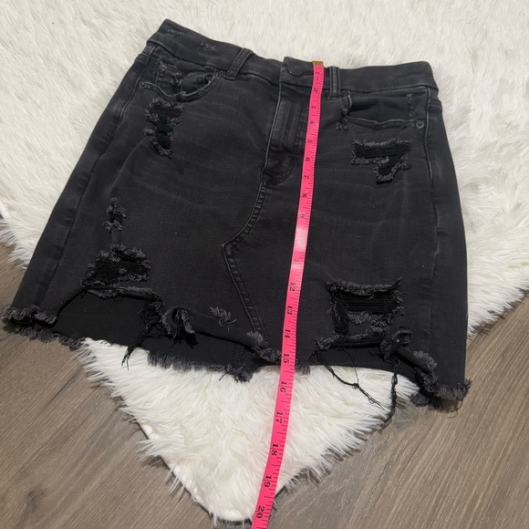 Black Distressed Mini Jean Skirt // American Eagle - Picture 5 of 6